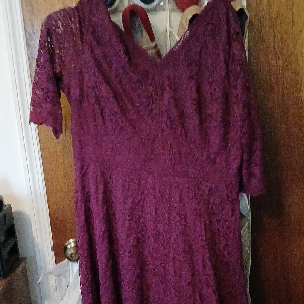 Chic Lace V-Neck Long Sleeve Dress - Burgundy